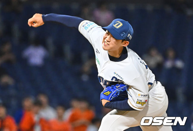 [OSEN=창원, 이석우 기자] 17일 창원NC파크에서 2026 신한 SOL KBO 리그 NC 다이노스와 한화 이글스의 경기가 열렸다. 홈팀 NC는 라일리가, 방문팀 한화는 류현진이 선발 출전했다. NC 다이노스 신영우가 역투하고 있다. 2026.06.17 / foto0307@osen.co.kr