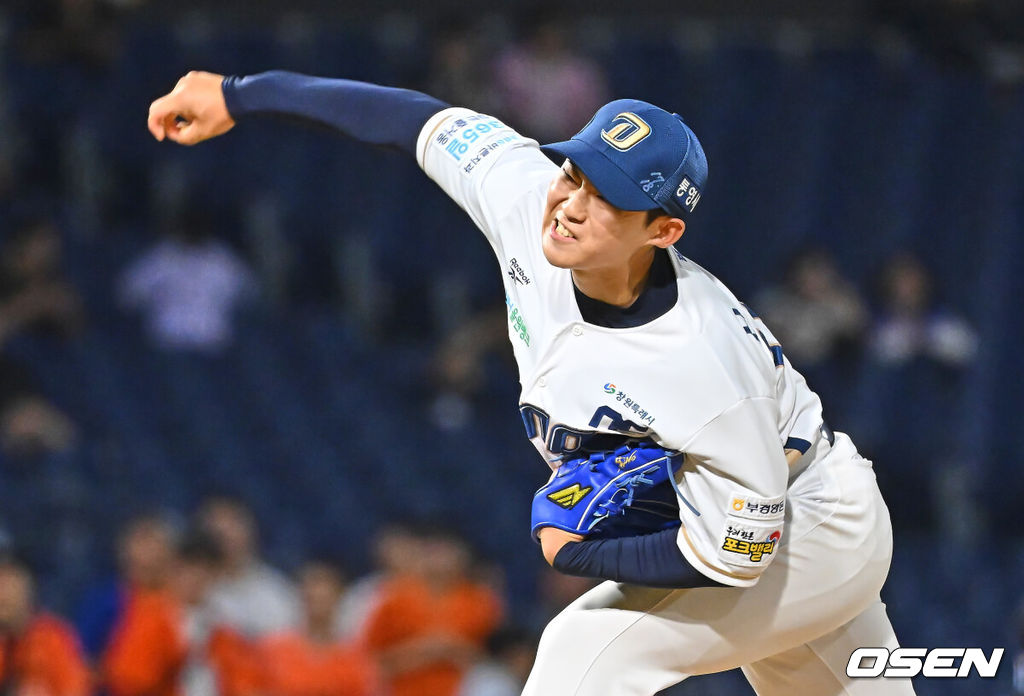 17일 창원NC파크에서 2026 신한 SOL KBO 리그 NC 다이노스와 한화 이글스의 경기가 열렸다. 홈팀 NC는 라일리가, 방문팀 한화는 류현진이 선발 출전했다. NC 다이노스 신영우가 역투하고 있다. 2026.06.17 / foto0307@osen.co.kr