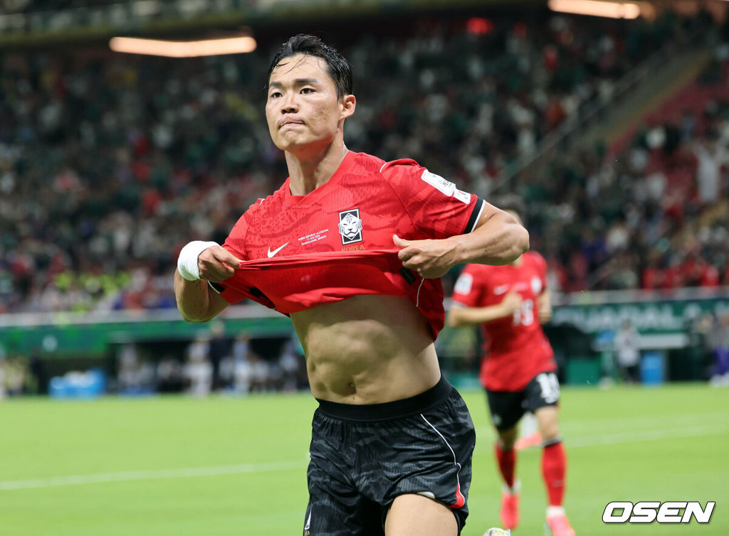 12일 (한국시간) 멕시코 에스타디오 과달라하라에서 2026 국제축구연맹(FIFA) 북중미 월드컵 A조 조별리그 1차전 대한민국과 체코의 경기가 열렸다.대표팀은 체코전을 시작으로 19일 개최국 멕시코와 같은 장소에서 격돌한 뒤, 25일 몬테레이 BBVA 스타디움에서 남아프리카공화국과 최종전을 치른다.후반 오현규가 역전골을 넣고 기뻐하고 있다.2026.06.12 /sunday@osen.co.kr