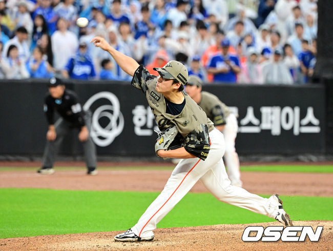 [OSEN=대전, 지형준 기자] 20일 대전 한화생명 볼파크에서 2026 신한 SOL KBO리그 한화 이글스와 삼성 라이온즈의 경기가 열렸다.한화는 왕옌청, 삼성은 장찬희를 선발로 내세웠다.3회초 한화 장유호가 역투하고 있다. 2026.06.20&nbsp;/ jpnews@osen.co.kr