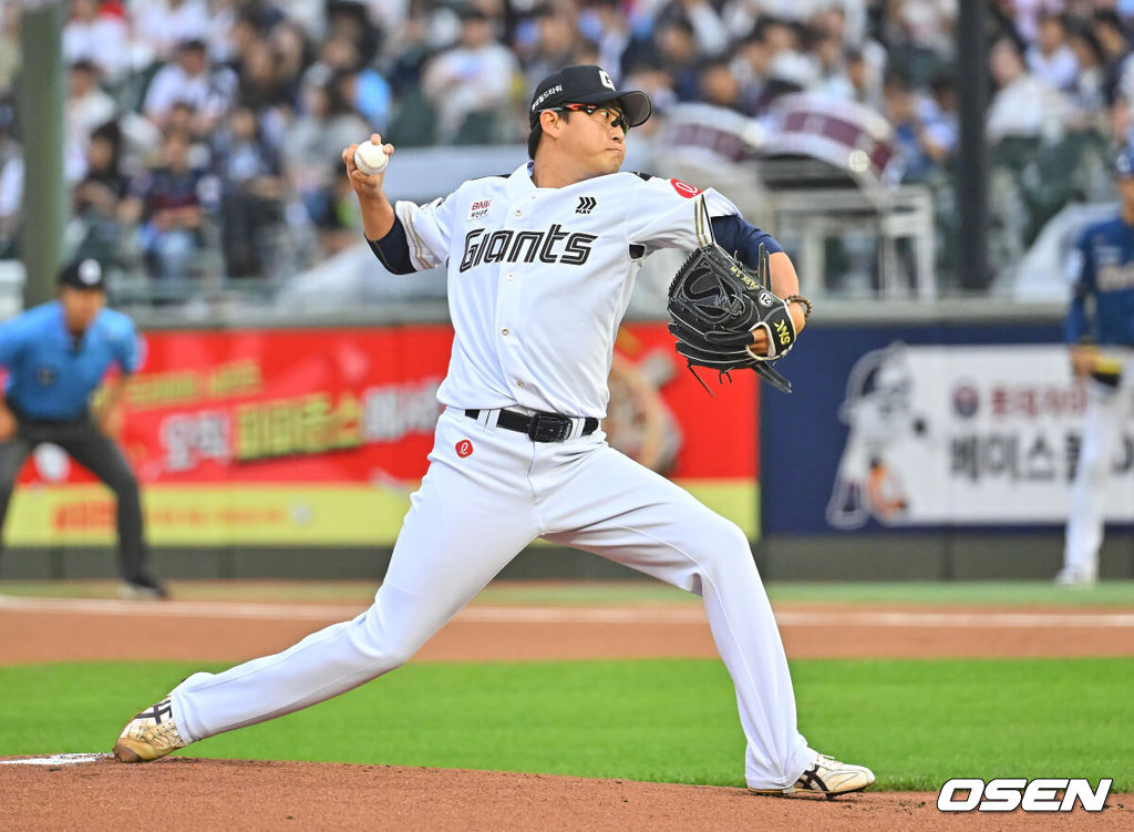 23일 부산 사직야구장에서 2026 신한 SOL KBO 리그 롯데 자이언츠와 NC 다이노스의 경기가 열렸다. 홈팀 롯데는 박세웅이, 방문팀 NC는 라일리가 선발 출전했다.롯데 자이언츠 선발 투수 박세웅이 역투하고 있다. 2026.06.23 / foto0307@osen.co.kr