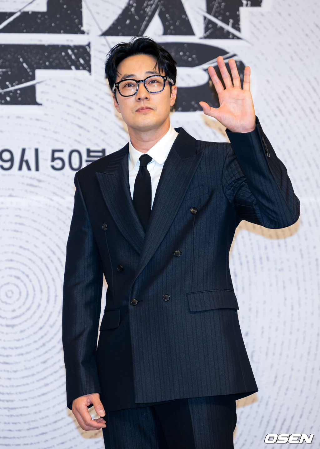 25일 오후 서울 양천구 목동 SBS 방송센터 SBS홀에서 SBS 새 금토드라마 '김부장' 제작발표회가 열렸다.오는 26일 첫 방송 되는 ‘김부장’은 세상 가장 평범한 아빠가 하나뿐인 딸을 되찾기 위해 세상에서 가장 위험한 남자가 돼 싸우는 복수 액션극이다. 소지섭, 최대훈, 윤경호, 손나은, 김성규 등 화려한 출연진으로 관심을 모으고 있다.배우 소지섭이 포즈를 취하고 있다. 2026.06.25 / rumi@osen.co.kr