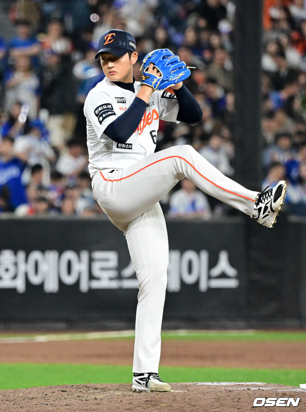 15일 대전 한화생명 볼파크에서 2026 신한 SOL KBO리그 한화 이글스와 삼성 라이온즈의 경기가 열렸다.4연패 중인 한화는 윌켈 에르난데스, 5연승을 노리는 삼성은 양창섭이 선발로 나섰다. 7회초 한화 강건우가 역투하고 있다. 2026.04.15 / jpnews@osen.co.kr