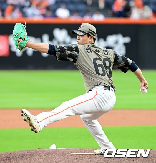 [OSEN=대전, 지형준 기자] 19일 대전 한화생명 볼파크에서 2026 신한 SOL KBO리그 한화 이글스와 삼성 라이온즈의 경기가 열렸다.6연패에 빠진 한화는 박준영, 5연승을 질주 중인 삼성은 아리엘 후라도을 선발로 내세웠다.1회초 한화 박준영이 역투하고 있다. 2026.06.19&nbsp;/ jpnews@osen.co.kr