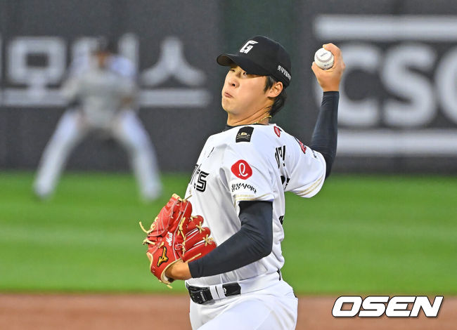 [OSEN=부산, 이석우 기자] 25일 부산 사직야구장에서 2026 신한 SOL KBO 리그 롯데 자이언츠와 NC 다이노스의 경기가 열렸다. 홈팀 롯데는 이민석이, 방문팀 NC는 토다가 선발 출전했다.롯데 자이언츠 선발 투수 이민석이 역투하고 있다. 2026.06.25 / foto0307@osen.co.kr