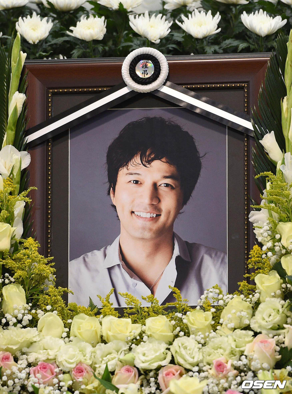 배우 김성민(43)의 빈소가 26일 오후 서울 서초구 가톨릭대학교 성모병원 장례식장에 마련됐다.사진=사진공동취재단