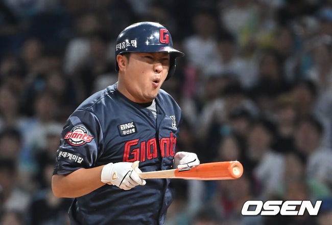 [OSEN=창원, 이석우 기자] 롯데 자이언츠 정훈 002 2025.08.22 / foto0307@osen.co.kr