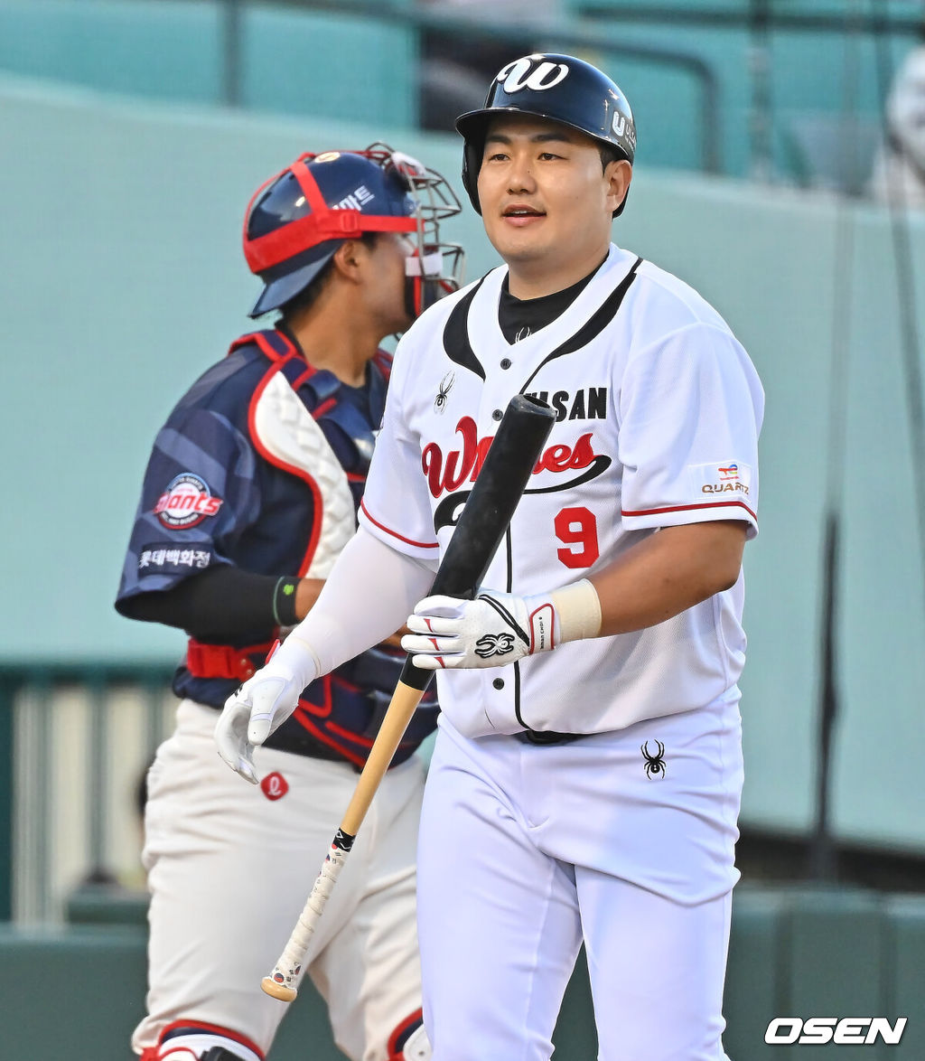 27일 울산 문수야구장에서 2026 메디힐 KBO 퓨처스리그 울산 웨일즈와 롯데 자이언츠의 경기가 열렸다. 울산은 나가가 선발로, 롯데는 박세진이 선발출전했다.울산 웨일즈 최지만이 7회말 1사 3루 대타로 출전해 삼진 아웃 당하고 있다. 2026.06.27 / foto0307@osen.co.kr