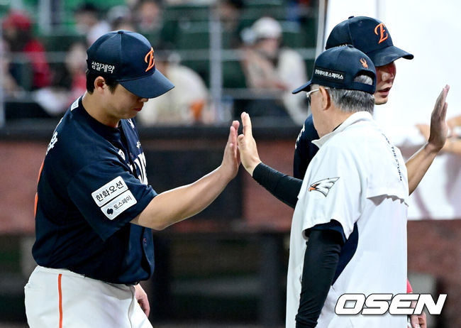 한화 이글스 김경문 감독과 노시환. /OSEN DB