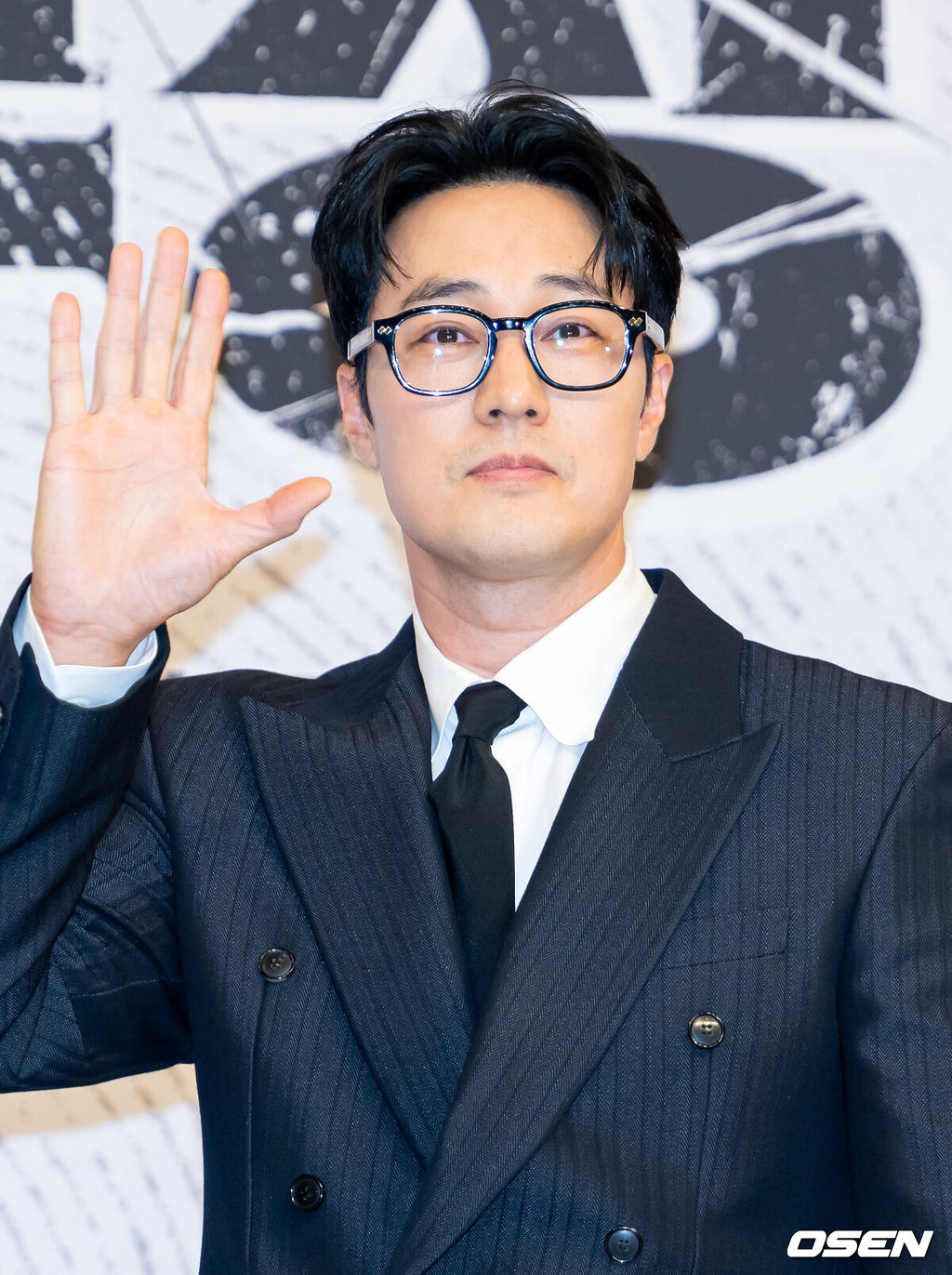 25일 오후 서울 양천구 목동 SBS 방송센터 SBS홀에서 SBS 새 금토드라마 '김부장' 제작발표회가 열렸다.오는 26일 첫 방송 되는 ‘김부장’은 세상 가장 평범한 아빠가 하나뿐인 딸을 되찾기 위해 세상에서 가장 위험한 남자가 돼 싸우는 복수 액션극이다. 소지섭, 최대훈, 윤경호, 손나은, 김성규 등 화려한 출연진으로 관심을 모으고 있다.배우 소지섭이 포즈를 취하고 있다. 2026.06.25 / rumi@osen.co.kr