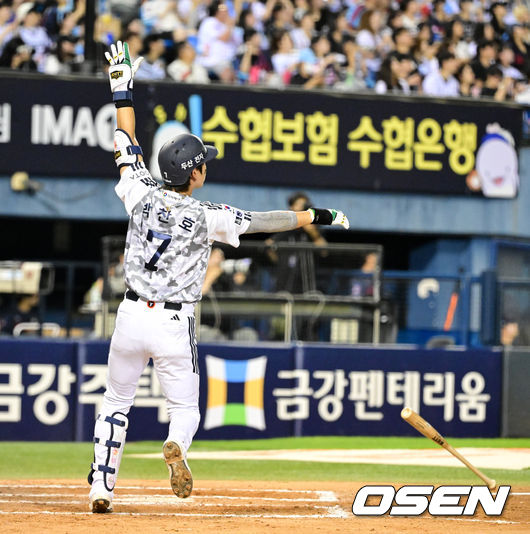 쐐기 스리런포 날리는 박찬호