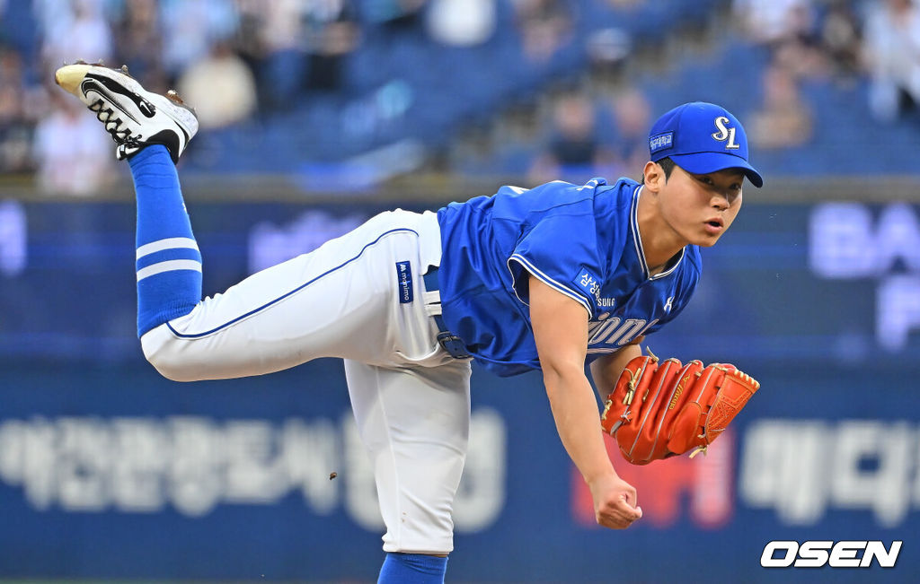 2일 창원NC파크에서 2026 신한 SOL KBO 리그 NC 다이노스와 삼성 라이온즈의 경기가 열렸다. 홈팀 NC는 김태경이, 방문팀 삼성은 김백산이 선발 출전했다. 삼성 라이온즈 선발투수 김백산이 역투하고 있다. 2026.07.02 / foto0307@osen.co.kr