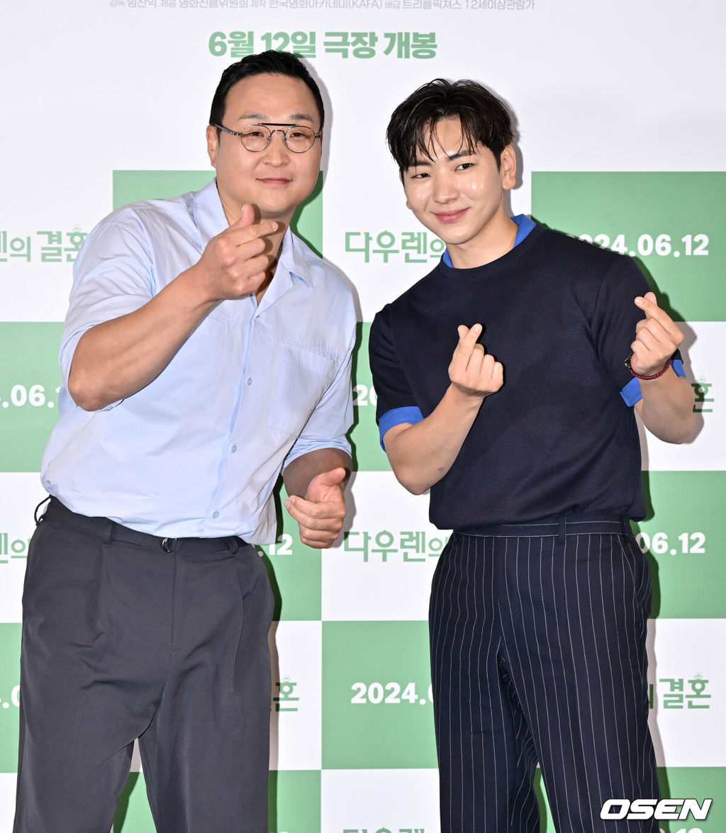 영화 '다우렌의 결혼(감독 임찬익)’ 언론배급시사 및 기자간담회가 28일 오후 서울 용산구 CGV용산아이파크몰에서 열렸다.‘다우렌의 결혼’은 자신만의 색이 두드러지는 연기 스펙트럼의 충무로 대표 카멜레온 배우 이주승이 다큐멘터리를 찍으며 입봉을 꿈꾸는 조연출 ‘승주’ 역을 맡아 스크린에 컴백한다.배우 구성환(왼쪽부터), 이주승이 포즈를 취하고 있다. 2024.05.28 /cej@osen.co.kr