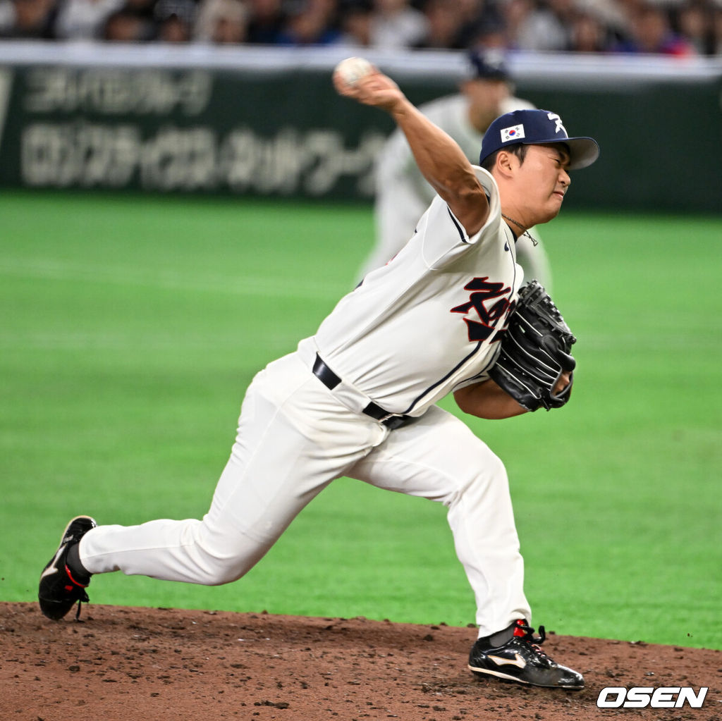 8일 일본 도쿄돔에서 2026 월드베이스볼클래식(WBC) 1라운드 C조 조별리그 대한민국과 대만의 경기가 열렸다.한국은 전날(7일) 일본과의 경기에서 6-8로 석패했다. 앞서 체코전을 11-4로 잡았던 한국은 1승1패를 마크하게 됐고, 남은 대만전과 호주전에 사활을 걸어야 한다.9회초 한국 고우석이 역투하고 있다. 2026.03.08 /spjj@osen.co.kr
