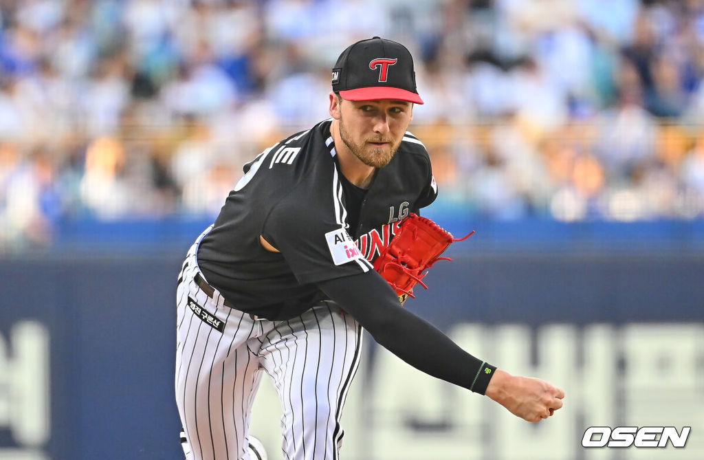 7일 대구삼성라이온즈파크에서 2026 신한 SOL KBO 리그 삼성 라이온즈와 LG 트윈스의 경기가 열렸다. 홈팀 삼성은 후라도가, 방문팀 LG는 톨허스트가 선발 출전했다. LG 트윈스 선발 투수 톨허스트가 역투하고 있다. 2026.07.07 / foto0307@osen.co.kr