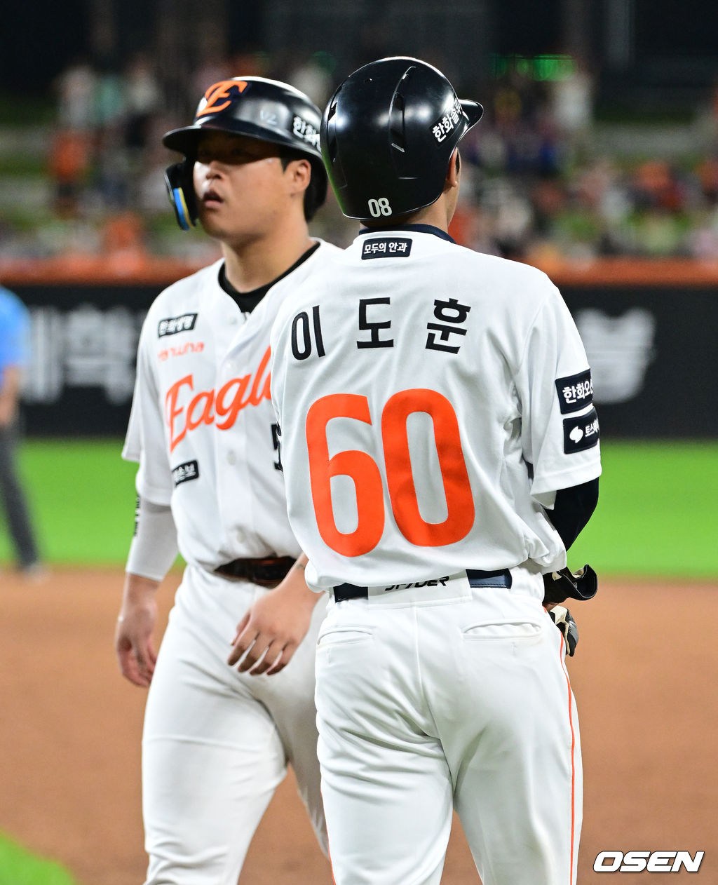 강백호의 대주자로 1군 그라운드를 처음 밟은 이도훈