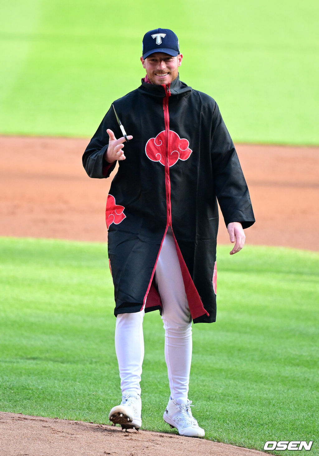 11일 서울 잠실야구장에서 ‘2026 신한 SOL KBO 올스타전’이 진행됐다.1982년 개장 이후 마지막 잠실 올스타전에서 양의지, 류현진 등 베테랑들의 기록 도전과 27명의 첫 올스타 출전 신예들이 맞붙는 가운데, 나눔의 5연승과 드림의 7년 만의 승리 여부가 관심을 모은다.1회 KIA 올러가 세리머니를 하고 있다. 2026.07.11 / jpnews@osen.co.kr
