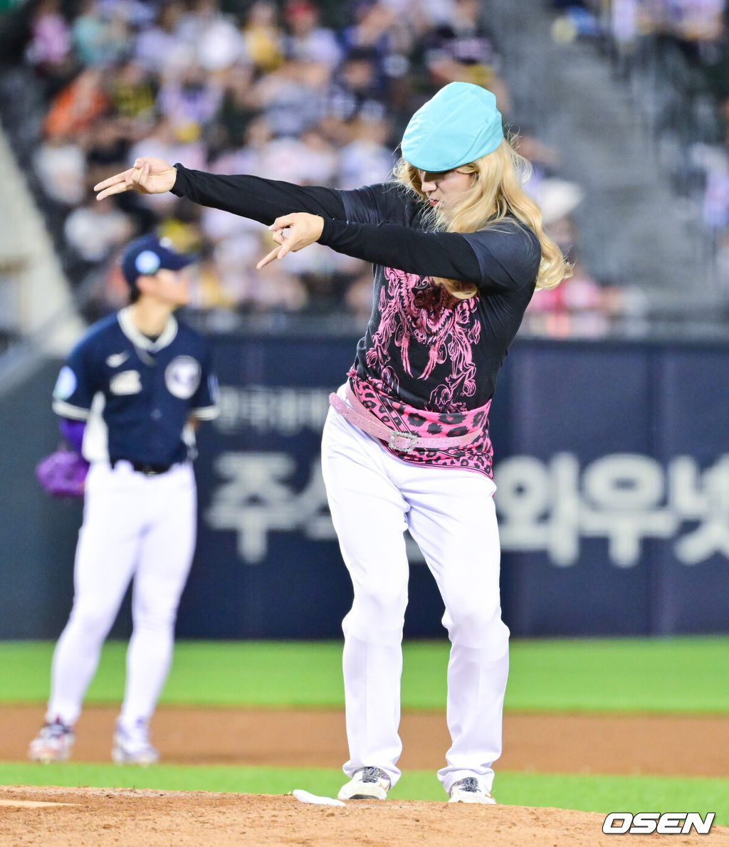 11일 서울 잠실야구장에서 ‘2026 신한 SOL KBO 올스타전’이 진행됐다.1982년 개장 이후 마지막 잠실 올스타전에서 양의지,류현진 등 베테랑들의 기록 도전과 27명의 첫 올스타 출전 신예들이 맞붙는 가운데, 나눔의 5연승과 드림의 7년 만의 승리 여부가 관심을 모은다.7회말 나눔 올스타 유토가 등장하고 있다.   2026.07.11 / soul1014@osen.co.kr
