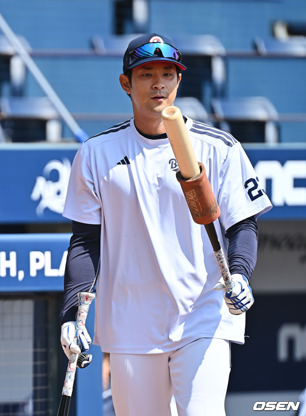 28일 창원NC파크에서 2026 신한 SOL KBO 리그 NC 다이노스와 두산 베어스의 경기가 열린다. 홈팀 NC는 구창모가, 방문팀 두산은 플렉센이 선발 출전한다. 두산 베어스 강승호가 훈련을 하고 있다. 2026.03.28 / foto0307@osen.co.kr