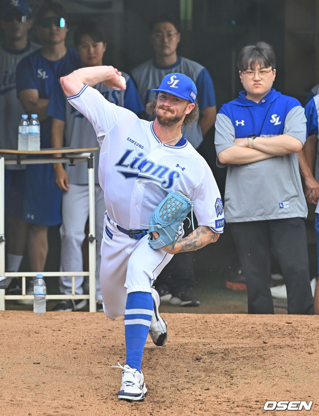 16일 대구삼성라이온즈파크에서 2026 신한 SOL KBO 리그 삼성 라이온즈와 롯데 자이언츠의 경기가 열린다. 홈팀 삼성은 양창섭이, 방문팀 롯데는 로드리게스가 선발 출전한다. 삼성 라이온즈 새 외국인 투수 페덱이 불펜 투구를 하고 있다. 2026.07.16 / foto0307@osen.co.kr