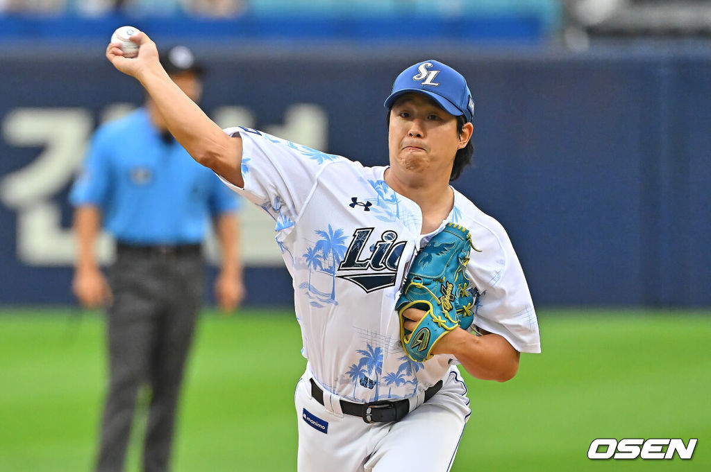 16일 대구삼성라이온즈파크에서 2026 신한 SOL KBO 리그 삼성 라이온즈와 롯데 자이언츠의 경기가 열렸다. 홈팀 삼성은 양창섭이, 방문팀 롯데는 로드리게스가 선발 출전했다. 삼성 라이온즈 선발 투수 양창섭이 역투하고 있다. 2026.07.16 / foto0307@osen.co.kr