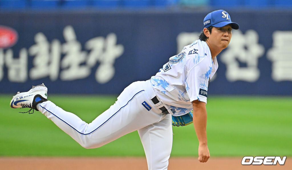 16일 대구삼성라이온즈파크에서 2026 신한 SOL KBO 리그 삼성 라이온즈와 롯데 자이언츠의 경기가 열렸다. 홈팀 삼성은 양창섭이, 방문팀 롯데는 로드리게스가 선발 출전했다. 삼성 라이온즈 선발 투수 양창섭이 역투하고 있다. 2026.07.16 / foto0307@osen.co.kr