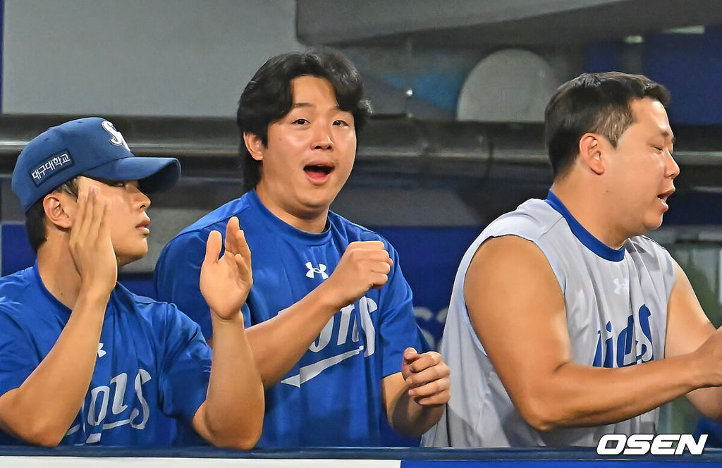 16일 대구삼성라이온즈파크에서 2026 신한 SOL KBO 리그 삼성 라이온즈와 롯데 자이언츠의 경기가 열렸다. 홈팀 삼성은 양창섭이, 방문팀 롯데는 로드리게스가 선발 출전했다. 삼성 라이온즈 선발 투수 양창섭이 롯데 자이언츠에 4-1로 후반기 첫 승리를 기록하자 주먹을 불끈 쥐고 기뻐하고 있다. 2026.07.16 / foto0307@osen.co.kr