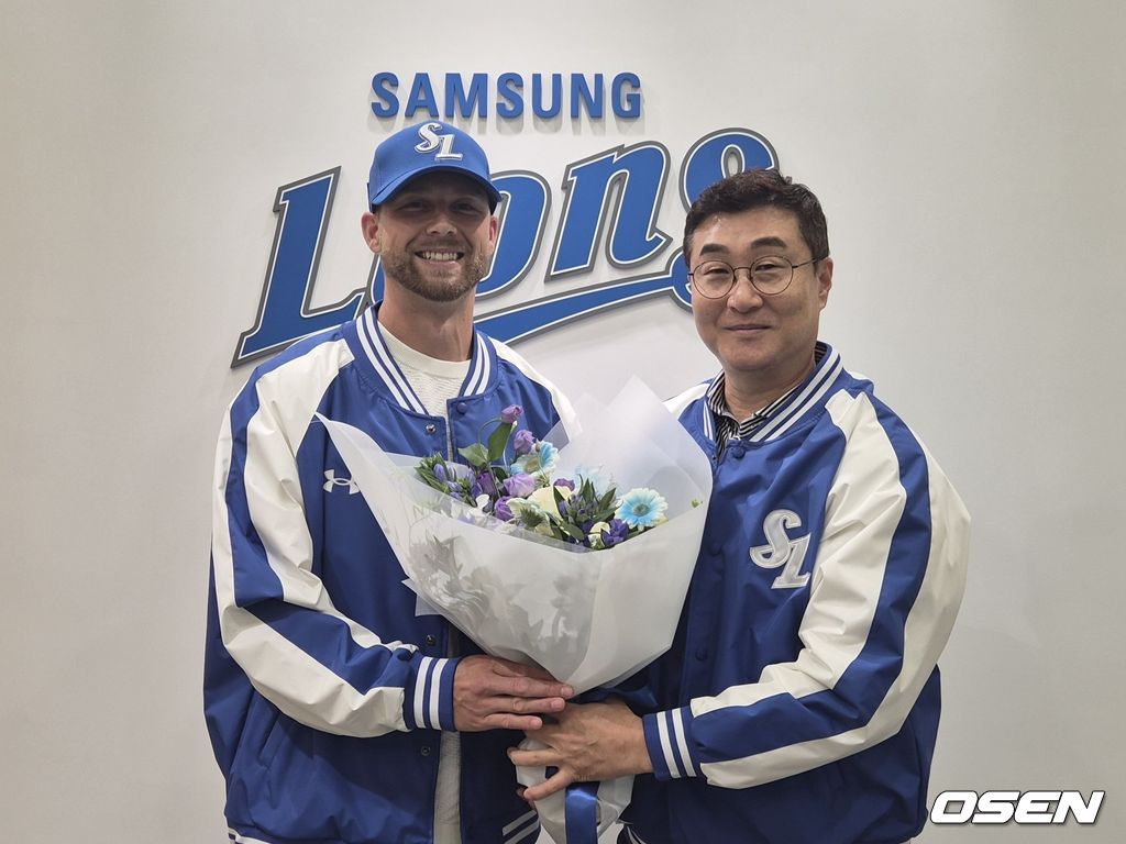 삼성 라이온즈 오스틴 보스와 이종열 단장. /삼성 라이온즈 제공