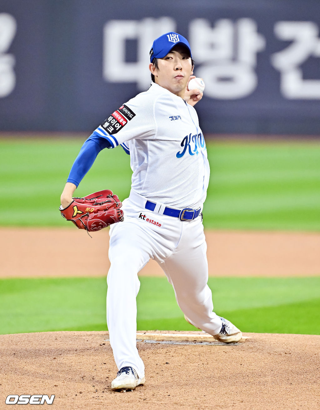 KT 선발투수 오원석 역투