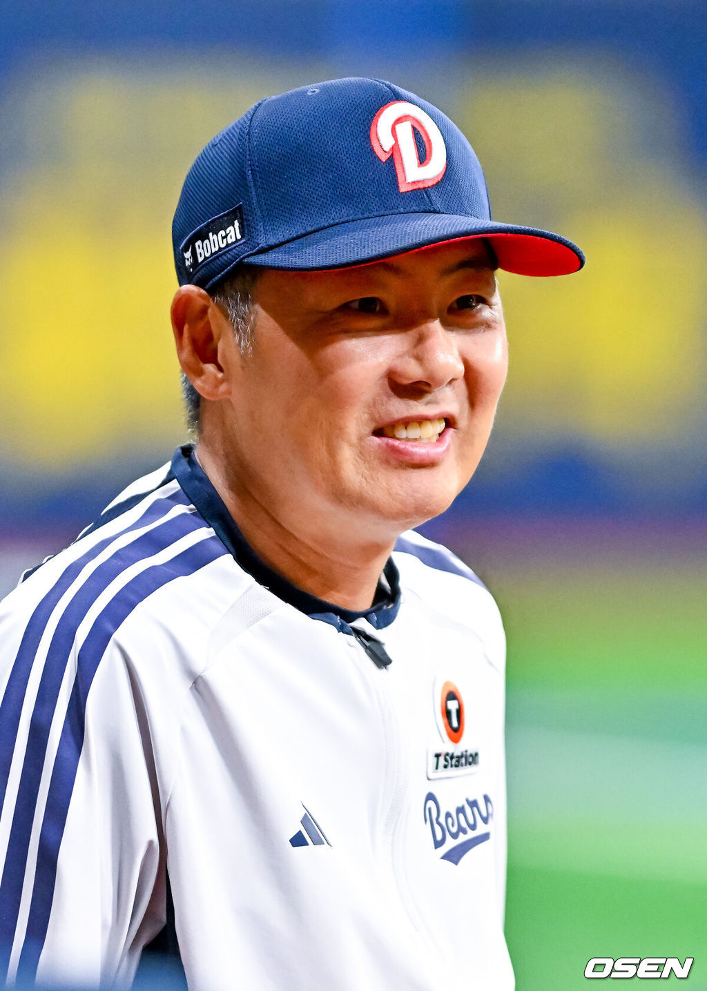5일 오후 서울 고척스카이돔에서 2026 신한 SOL KBO리그 키움 히어로즈와 두산 베어스의 경기가 열렸다.이날 키움은 김윤하를, 두산은 최민석을 선발투수로 내세웠다.경기 앞두고 두산 김원형 감독이 미소 짓고 있다. 2026.07.05 / soul1014@osen.co.kr