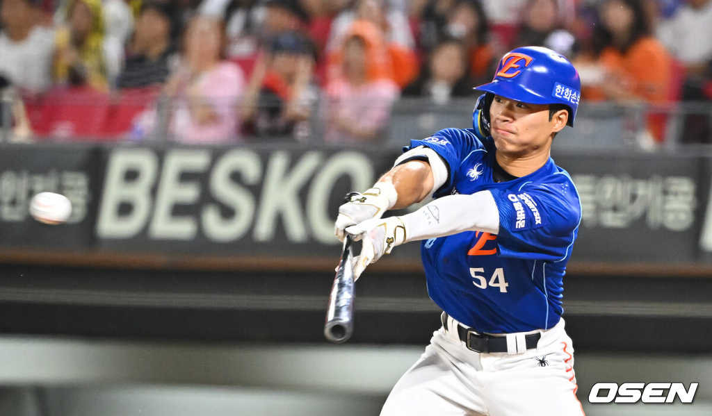 23일 오후 광주시 북구 광주기아챔피언스필드에서 2026 신한 SOL KBO리그 KIA 타이거즈와 한화 이글스의 경기가 진행됐다.이날 KIA는 시라카와를, 한화는 왕옌청을 선발투수로 내세웠다.6회초 무사 1,2루 오재원이 1타점 적시타를 날리고 있다. 2026.07.23 / soul1014@osen.co.kr