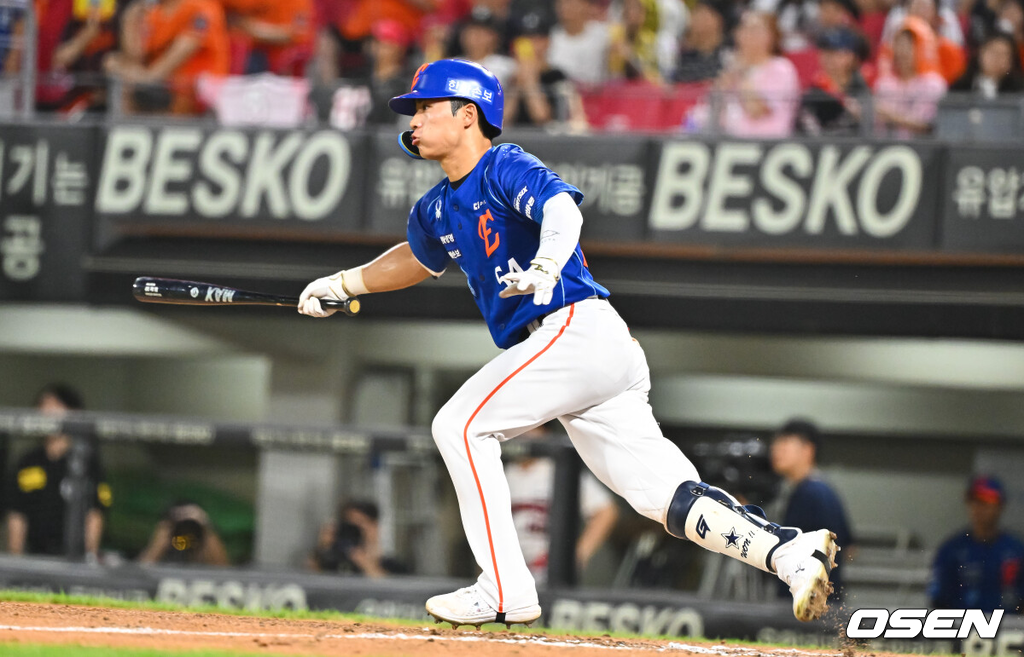 23일 오후 광주시 북구 광주기아챔피언스필드에서 2026 신한 SOL KBO리그 KIA 타이거즈와 한화 이글스의 경기가 진행됐다.이날 KIA는 시라카와를, 한화는 왕옌청을 선발투수로 내세웠다.6회초 무사 1,2루 오재원이 1타점 적시타를 날리고 있다. 2026.07.23 / soul1014@osen.co.kr