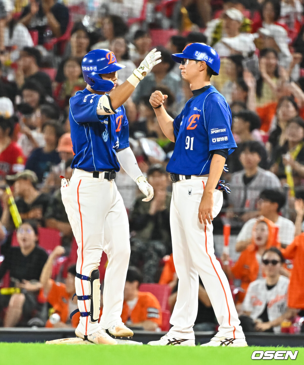 23일 오후 광주시 북구 광주기아챔피언스필드에서 2026 신한 SOL KBO리그 KIA 타이거즈와 한화 이글스의 경기가 진행됐다.이날 KIA는 시라카와를, 한화는 왕옌청을 선발투수로 내세웠다.6회초 무사 1,2루 오재원이 1타점 적시타를 날리고 세리머니를 하고 있다. 2026.07.23 / soul1014@osen.co.kr