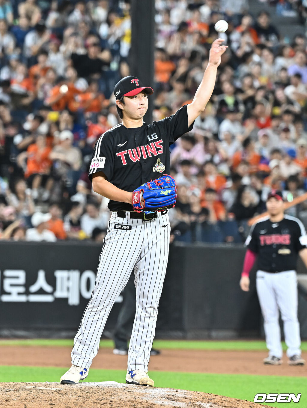 프로야구 한화 이글스가 LG 트윈스를 꺾고 위닝에 성공했다. 한화는 26일 대전 한화생명볼파크에서 열린 2026 KBO리그 LG와 경기에서 14-4로 크게 승리했다. 4-4 동점인 8회 홈런 3방을 터뜨리며 10득점을 몰아치며 이겼다. 8회말 최지명(개명 전 최채흥)이 강판되고 있다.  2026.07.24 / soul1014@osen.co.kr