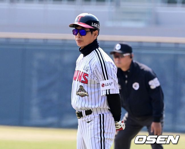 LG 송지만 코치 / OSEN DB