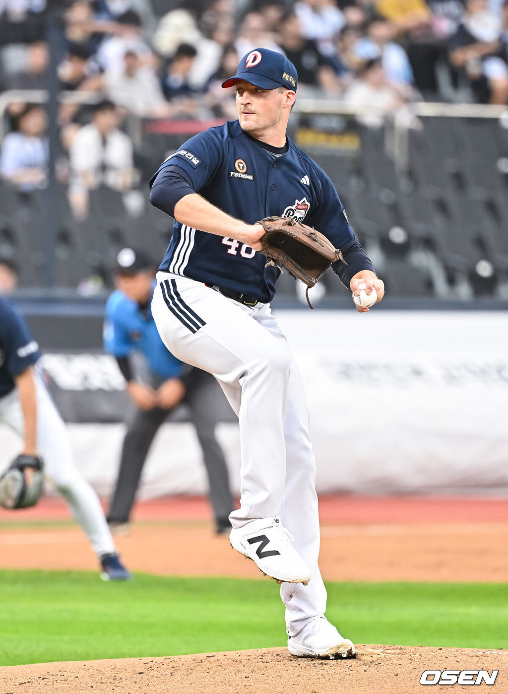 21일 오후 수원 KT위즈파크에서 열린 2026 신한 SOL KBO리그 KT 위즈와 두산 베어스의 경기가 진행됐다.이날 경기 KT는 오원석을, 두산은 벤자민을 선발투수로 내세웠다. 1회말 두산 선발투수 벤자민이 역투하고 있다.   2026.07.21 / soul1014@osen.co.kr