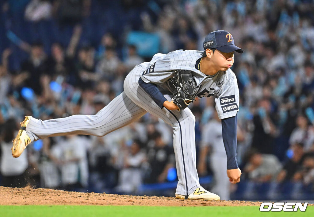 18일 창원NC파크에서 2026 신한 SOL KBO 리그 NC 다이노스와 한화 이글스의 경기가 열렸다. 홈팀 NC는 테일러가, 방문팀 한화는 에르난데스가 선발 출전했다. 한화 이글스 황준서가 역투하고 있다. 2026.06.18 / foto0307@osen.co.kr