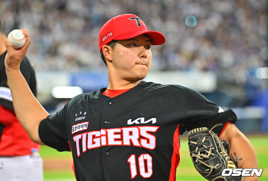 28일 대구삼성라이온즈파크에서 2026 신한 SOL KBO 리그 삼성 라이온즈와 KIA 타이거즈의 경기가 열렸다.홈팀 삼성은 최원태가, 방문팀 KIA는 올러가 선발 출전했다.KIA 타이거즈 김태형이 역투하고 있다. 2026.07.28 / foto0307@osen.co.kr