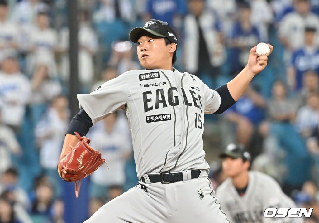 25일 대구삼성라이온즈파크에서 2025 신한 SOL 뱅크 KBO 리그 삼성 라이온즈와 한화 이글스의 경기가 열렸다. 홈팀 삼성은 후라도가, 방문팀 한화는 와이스가 선발 출전했다. 한화 이글스 김기중이 역투하고 있다. 2025.06.25 / foto0307@osen.co.kr