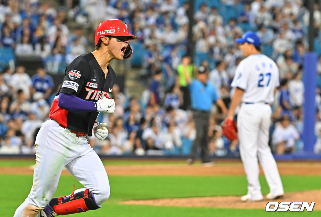 29일 대구삼성라이온즈파크에서 2026 신한 SOL KBO 리그 삼성 라이온즈와 KIA 타이거즈의 경기가 열렸다. 홈팀 삼성은 양창섭이, 방문팀 KIA는 시라카와가 선발 출전했다. KIA 타이거즈 김도영이 8회초 2사 1,2루 좌월 3점 홈런을 치고 포효하고 있다. 2026.07.29 / foto0307@osen.co.kr