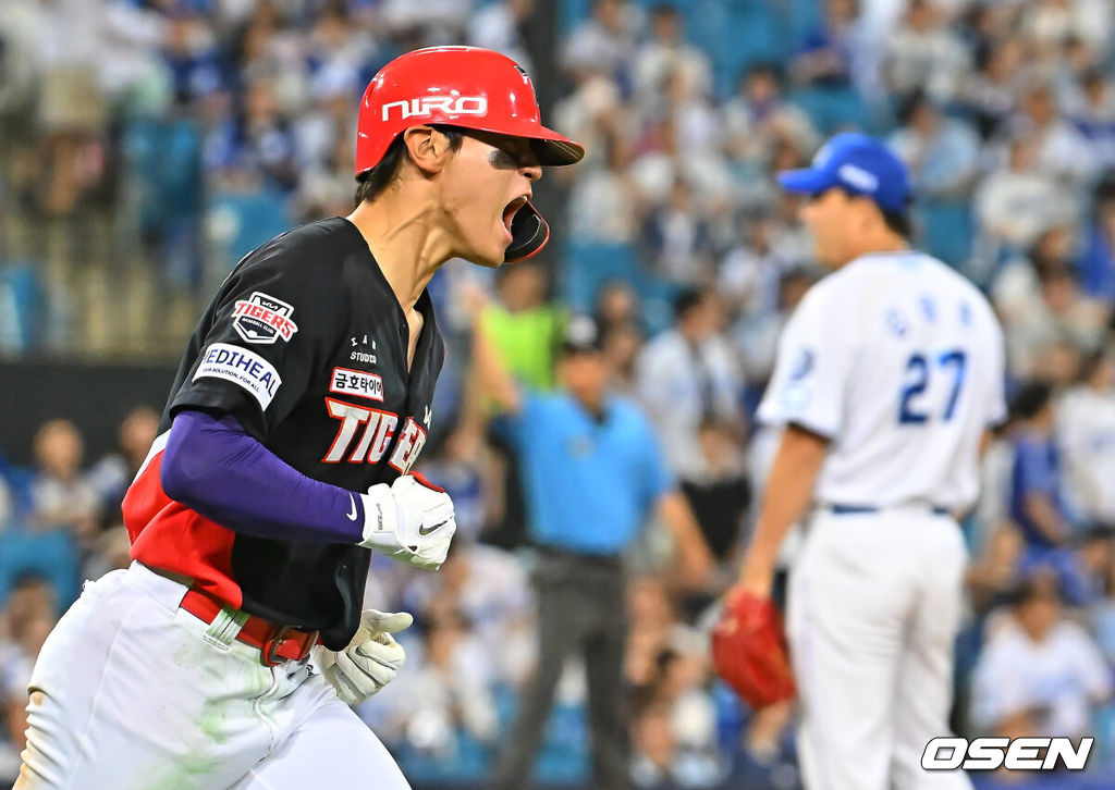 29일 대구삼성라이온즈파크에서 2026 신한 SOL KBO 리그 삼성 라이온즈와 KIA 타이거즈의 경기가 열렸다. 홈팀 삼성은 양창섭이, 방문팀 KIA는 시라카와가 선발 출전했다. KIA 타이거즈 김도영이 8회초 2사 1,2루 좌월 3점 홈런을 치고 포효하고 있다. 2026.07.29 / foto0307@osen.co.kr