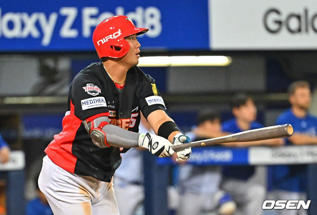 28일 대구삼성라이온즈파크에서 2026 신한 SOL KBO 리그 삼성 라이온즈와 KIA 타이거즈의 경기가 열렸다. 홈팀 삼성은 최원태가, 방문팀 KIA는 올러가 선발 출전했다. KIA 타이거즈 하주석이 5회초 1사 1루 우중간 1타점 2루타를 치고 있다. 2026.07.28 / foto0307@osen.co.kr