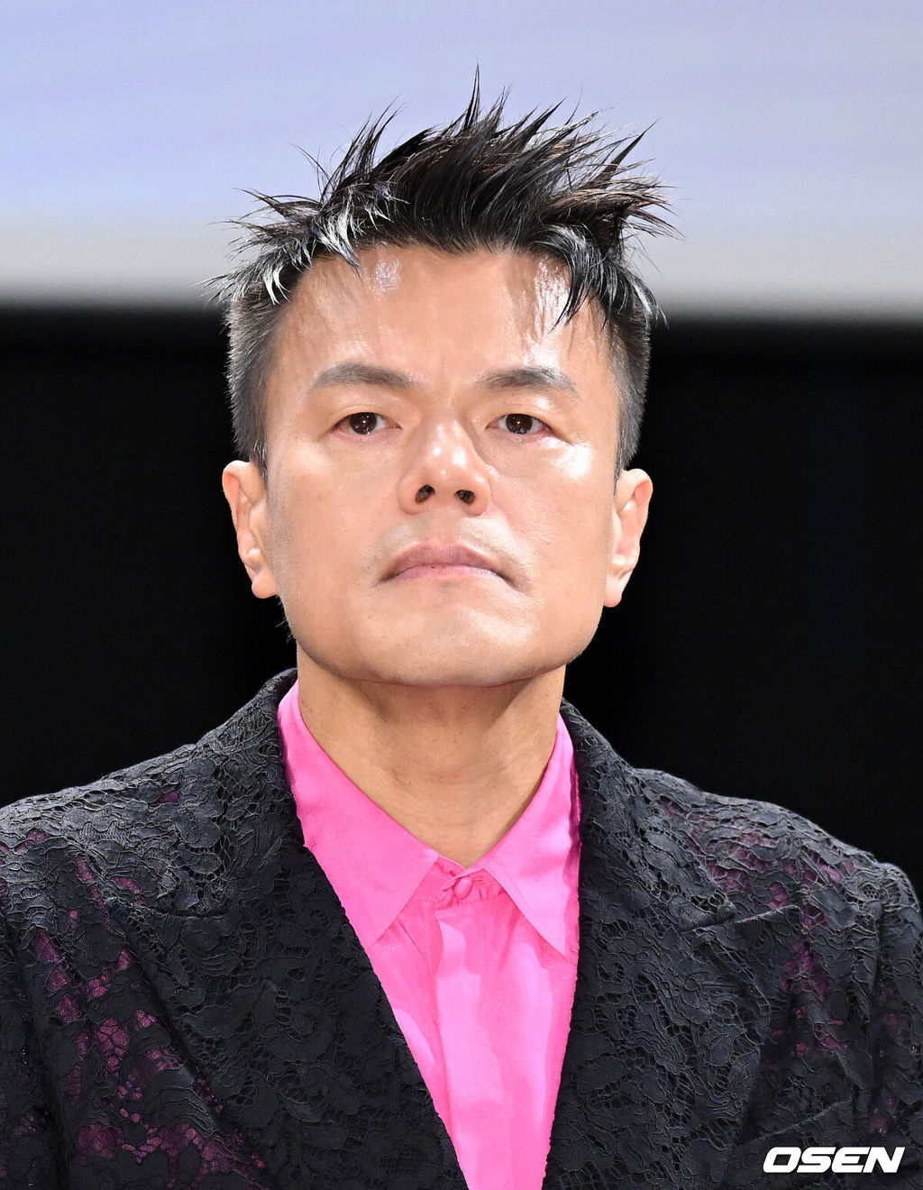 27일 서울 국립현대미술관 서울교육동 다원공간에서 JYP 박진영 ‘2027 패노메논 추진계획 발표’ 기자간담회가 열렸다.최휘영 문화체육관광부 장관은 매년 12월 K팝과 K푸드·뷰티 등 문화 전반을 아우르는 한국판 '코첼라' 축제를 개최하겠다고 밝혔다.미국 코첼라처럼 세계적인 대형 축제로 키워 글로벌 팬덤을 사로잡고 막대한 경제적 효과를 창출하겠다는 구상이다.박진영 대중문화교류위원회 위원장이 발표를 하고 있다. 2026.07.27 /sunday@osen.co.kr