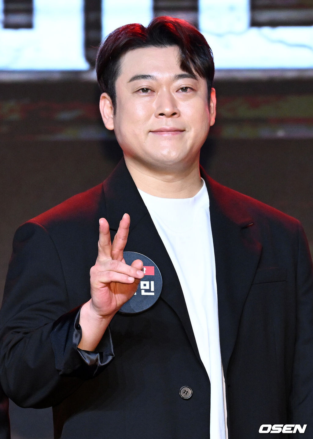 14일 오전 서울 동대문 브이스페이스에서 넷플릭스 예능 ‘코미디 리벤지’ 제작발표회가 열렸다.‘코미디 리벤지’는 ‘코미디 로얄’ 우승팀 이경규팀이 판을 깔고 K-코미디 대표주자들이 각잡고 웃음 터뜨리는 코미디 컴피티션이다.코미디언 이선민이 포토타임을 가지고 있다. 2024.10.14 /sunday@osen.co.kr