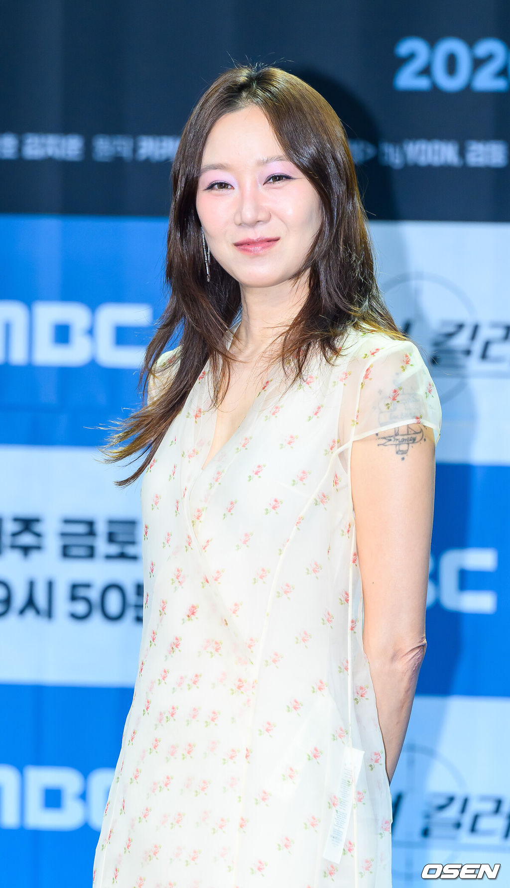 30일 오후 서울 상암동 MBC 골든마우스홀에서 MBC 금토드라마 ‘유부녀 킬러’ 제작발표회(감독 윤종호)가 진행됐다.‘유부녀 킬러’는 낮에는 사람을 처단하는 킬러, 밤에는 아이를 키우는 워킹맘의 이야기를 그린 웹툰을 원작으로 한 드라마로 이날 행사에는 공효진, 정준원, 이상이, 무진성, 최우성, 이은샘, 윤종호 감독이 참석했다.   배우 공효진이 포즈를 취하고 있다. 2026.07.30 / soul1014@osen.co.kr