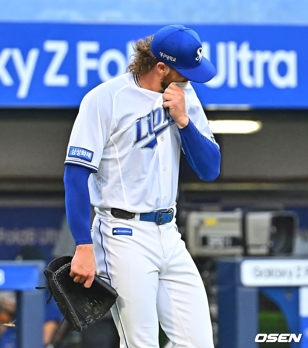 30일 대구삼성라이온즈파크에서 2026 신한 SOL KBO 리그 삼성 라이온즈와 KIA 타이거즈의 경기가 열렸다. 홈팀 삼성은 페덱이, 방문팀 KIA는 네일이 선발 출전했다. 삼성 라이온즈 선발 투수 페덱이 2회초 5실점하고 아쉬워하고 있다. 2026.07.30 / foto0307@osen.co.kr