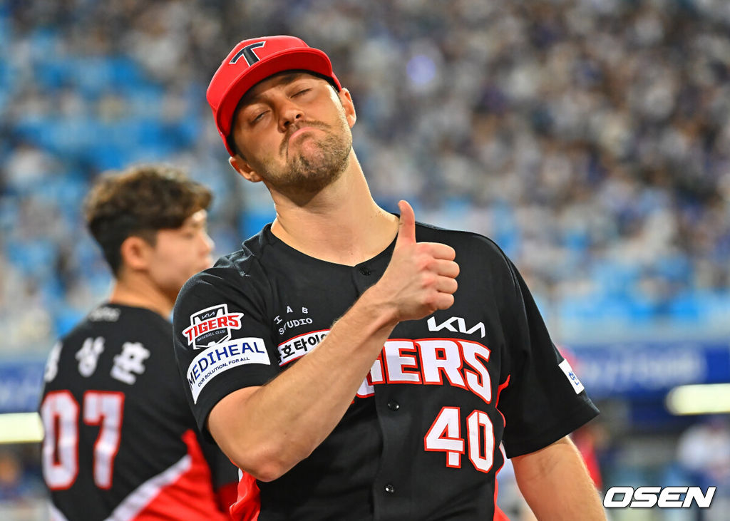 30일 대구삼성라이온즈파크에서 2026 신한 SOL KBO 리그 삼성 라이온즈와 KIA 타이거즈의 경기가 열렸다. 홈팀 삼성은 페덱이, 방문팀 KIA는 네일이 선발 출전했다. KIA 타이거즈 네일이 엄지척을 하고 있다. 2026.07.30 / foto0307@osen.co.kr