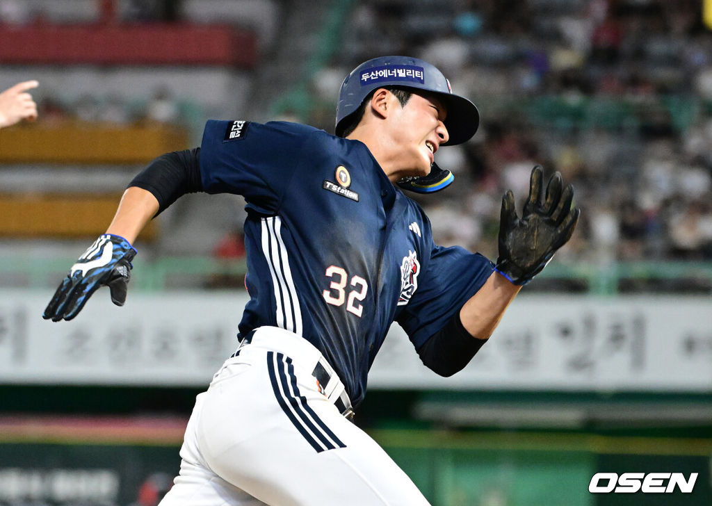 29일 인천SSG랜더스필드에서 2026 신한 SOL KBO리그 SSG 랜더스와 두산 베어스의 경기가 열렸다.SSG은 해치, 두산은 최민석을 선발로 내세웠다.8회초 무사 1루에서 두산 김대한이 박준순의 동점 1타점 적시 2루타에 홈으로 달리고 있다. 2026.07.30 / jpnews@osen.co.kr