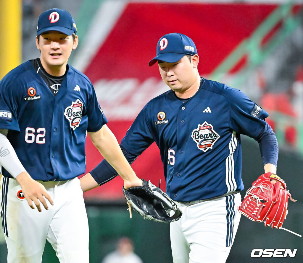 28일 인천 SSG랜더스필드에서 2026 신한 SOL KBO리그 SSG 랜더스와 두산 베어스의 경기가 열렸다.이날 SSG은 아빌라, 두산은 벤자민을 선발로 내세웠다.7회말을 마친 두산 김정우가 기뻐하고 있다. 2026.07.28 /rumi@osen.co.kr
