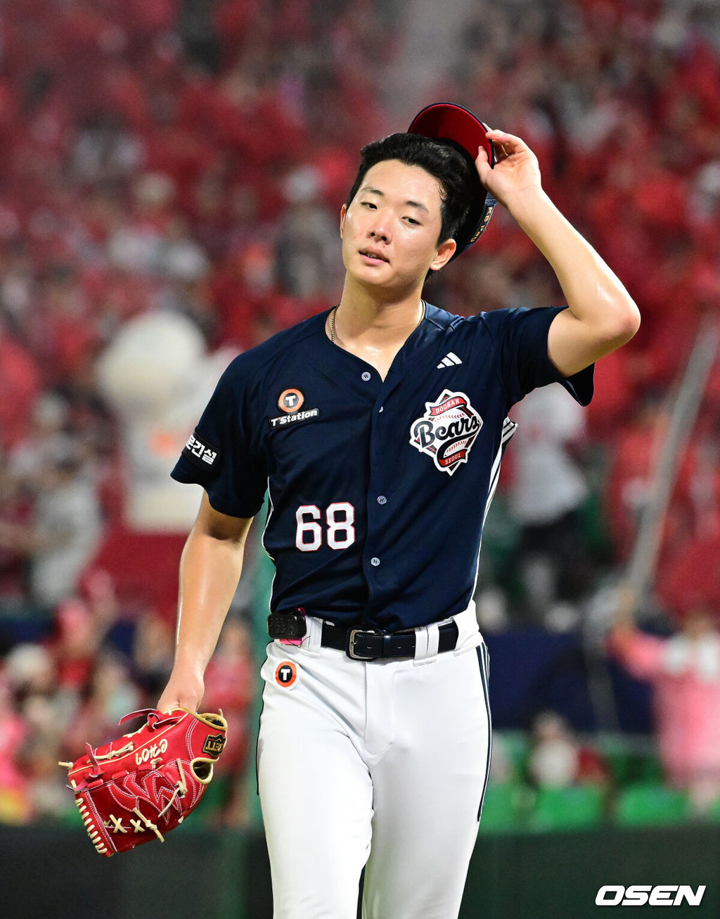 29일 인천SSG랜더스필드에서 2026 신한 SOL KBO리그 SSG 랜더스와 두산 베어스의 경기가 열렸다.SSG은 해치, 두산은 최민석을 선발로 내세웠다.5회말 1사 1루에서 두산 최민석이 SSG 마드리스에 역전 투런포를 허용하며 강판당하고 있다. 2026.07.30 / jpnews@osen.co.kr